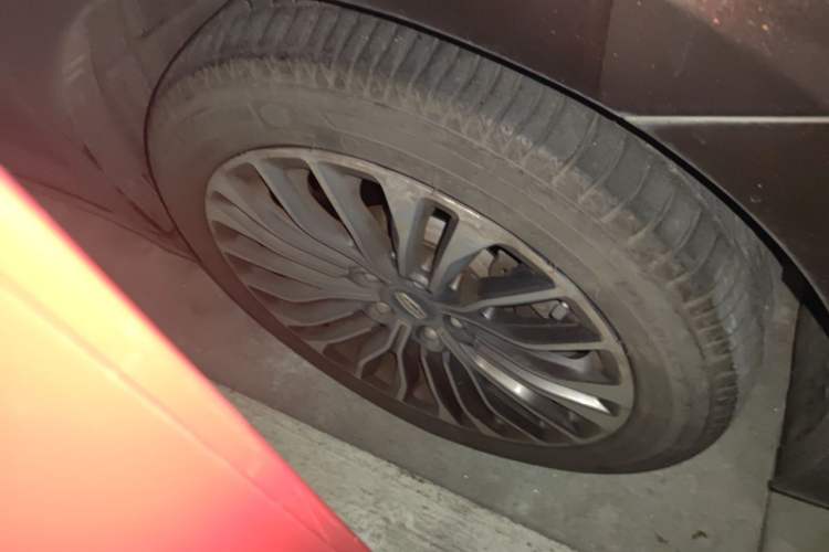 Used Geely Auto Emgrand GT 2017 1.8T Flagship 4G Edition Right Front Wheel Hub