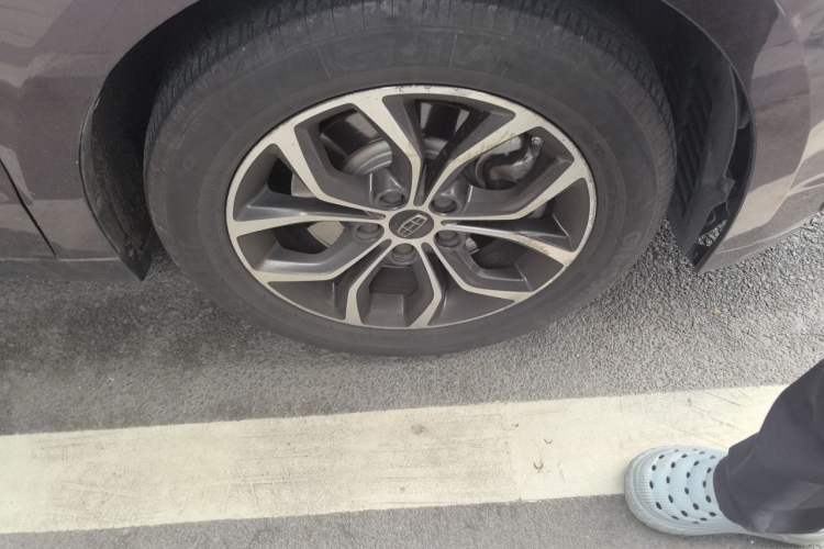 Used Geely Auto Emgrand GT 2017 1.8T Luxury Model Right Front Wheel Hub