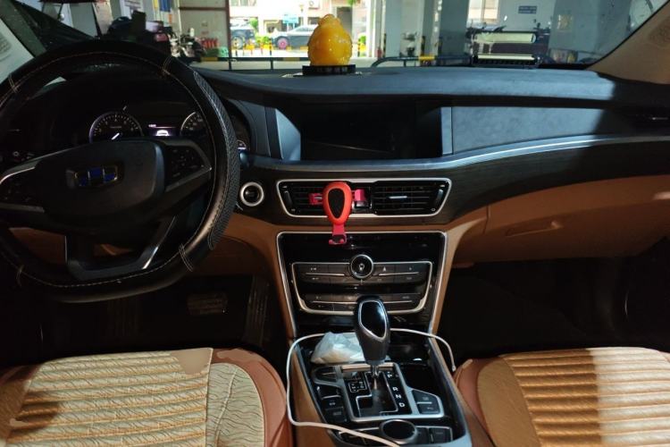 Used Geely Auto Emgrand GT 2017 2.4L Luxury Model Center Console