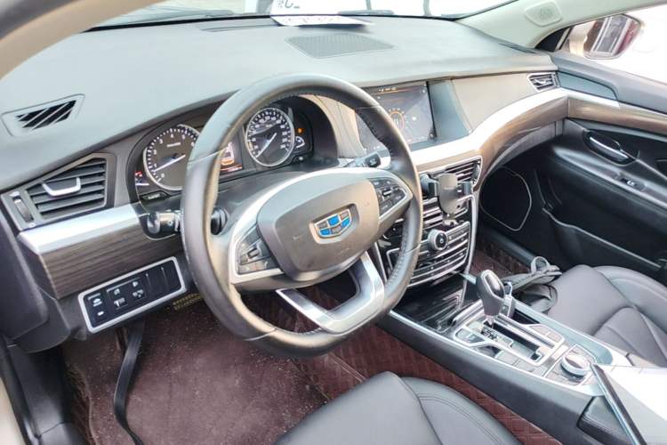 Used Geely Auto Emgrand GT 2017 1.8T Luxury Model Center Console