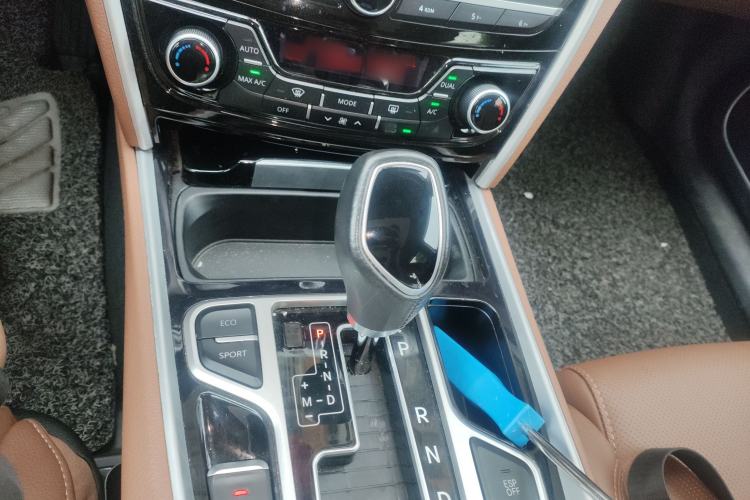 Used Geely Auto Emgrand GT 2017 2.4L Comfort Model Gear Lever