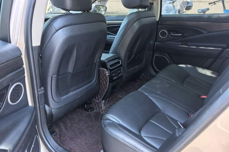 Used Geely Auto Emgrand GT 2017 1.8T Luxury Model Interior 2
