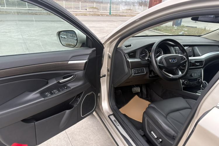 Used Geely Auto Emgrand GT 2017 1.8T Comfort Model Interior 3