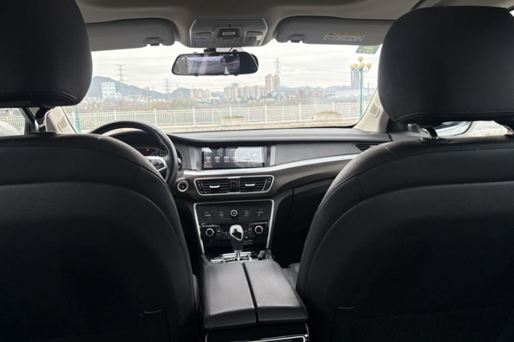 Used Geely Auto Emgrand GT 2017 1.8T Comfort Model Interior 4