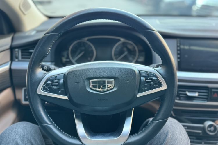 Used Geely Auto Emgrand GT 2017 2.4L Zunya Model Interior 8