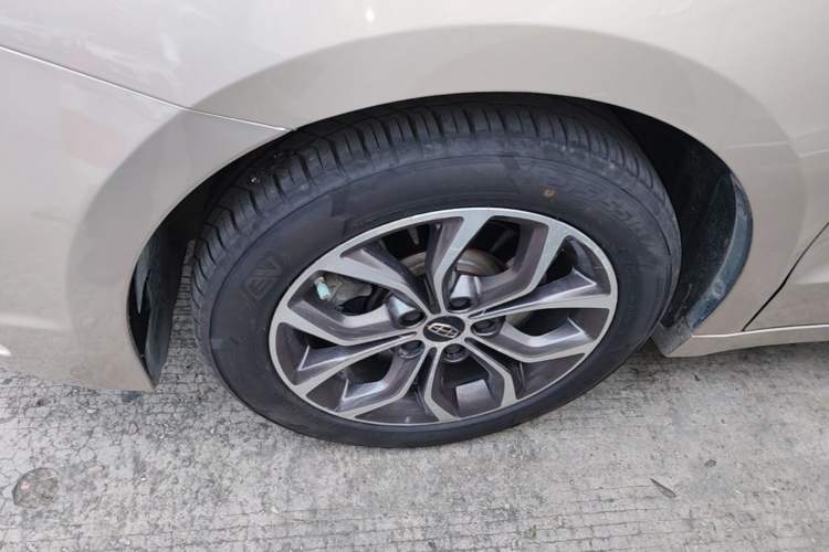 Used Geely Auto Emgrand GT 2017 1.8T Luxury Model Left Front Wheel Hub