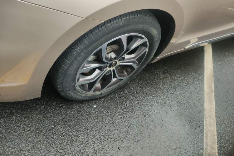 Used Geely Auto Emgrand GT 2017 2.4L Comfort Model Left Front Wheel Hub