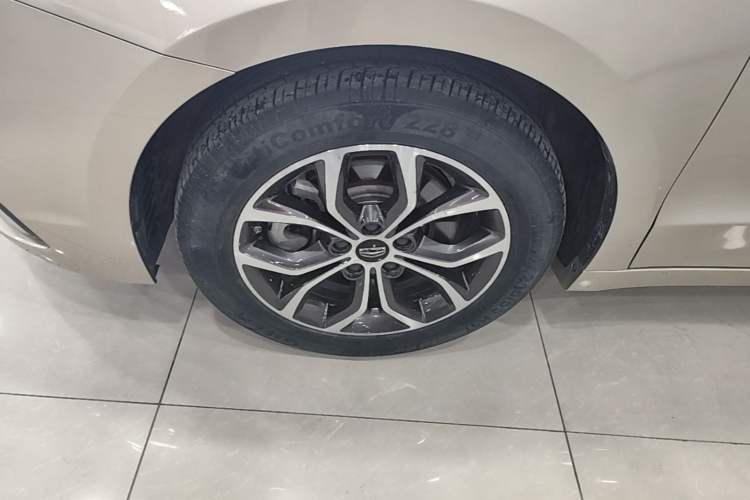 Used Geely Auto Emgrand GT 2017 2.4L Luxury Model Left Front Wheel Hub