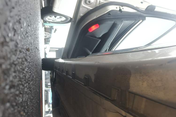Used Geely Auto Emgrand GT 2017 1.8T Flagship 4G Edition Left Side Sill