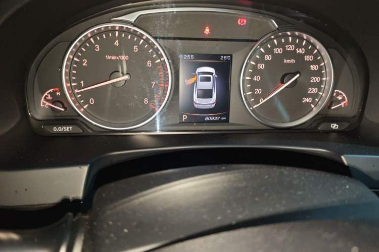 Used Geely Auto Emgrand GT 2017 2.4L Luxury Model Odometer Close Up