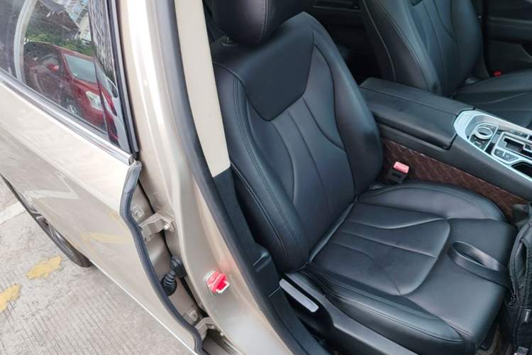 Used Geely Auto Emgrand GT 2017 1.8T Luxury Model Right Front Seat