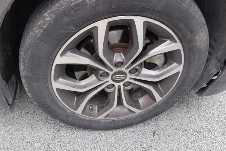Used Geely Auto Emgrand GT 2017 1.8T Comfort Model Right Front Wheel Hub