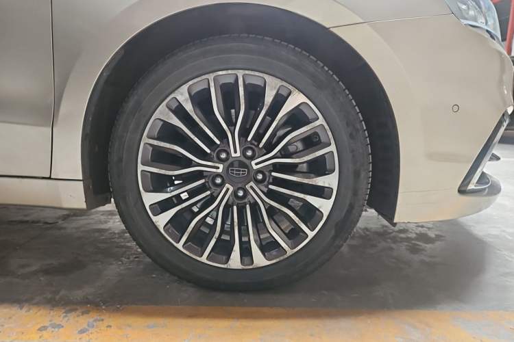 Used Geely Auto Emgrand GT 2017 1.8T Flagship Model Right Front Wheel Hub