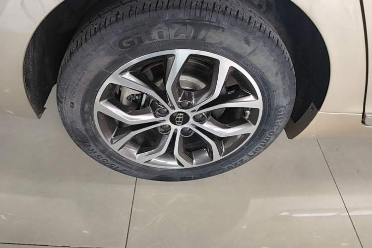 Used Geely Auto Emgrand GT 2017 2.4L Luxury Model Right Rear Wheel Hub