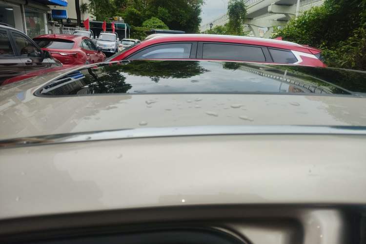 Used Geely Auto Emgrand GT 2017 2.4L Comfort Model Roof