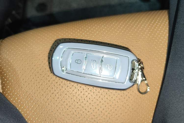 Used Geely Auto Emgrand GT 2017 2.4L Luxury Model Vehicle Key
