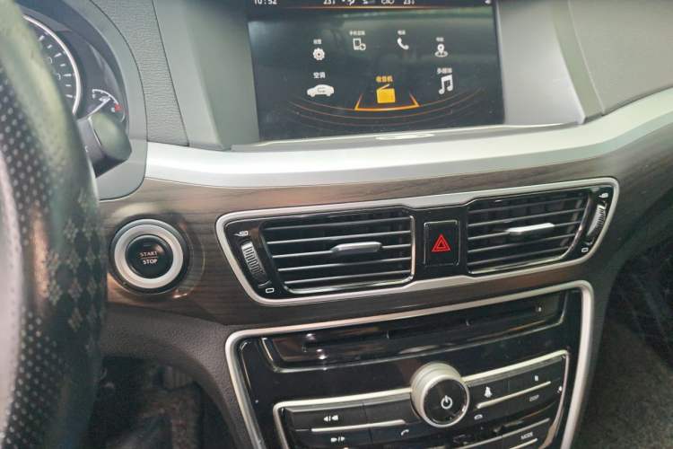Used Geely Auto Emgrand GT 2017 2.4L Luxury Model Audio And AC Panel