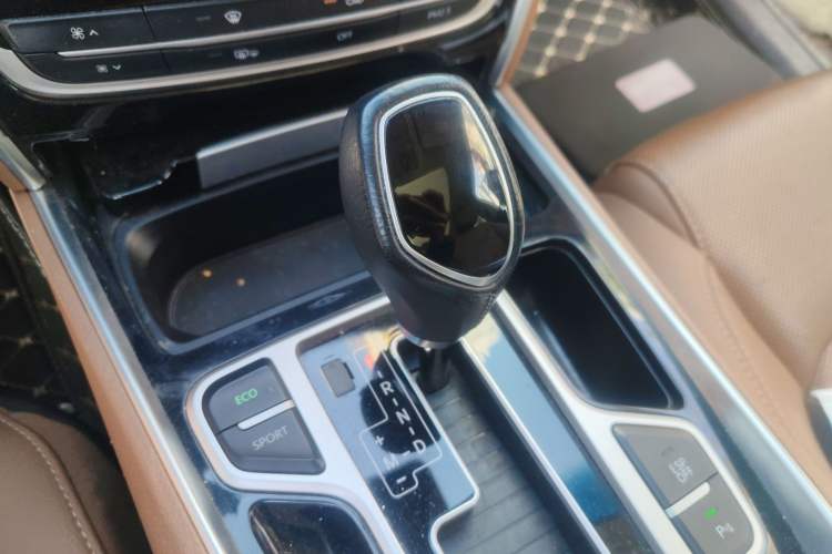 Used Geely Auto Emgrand GT 2017 1.8T Flagship Model Gear Lever