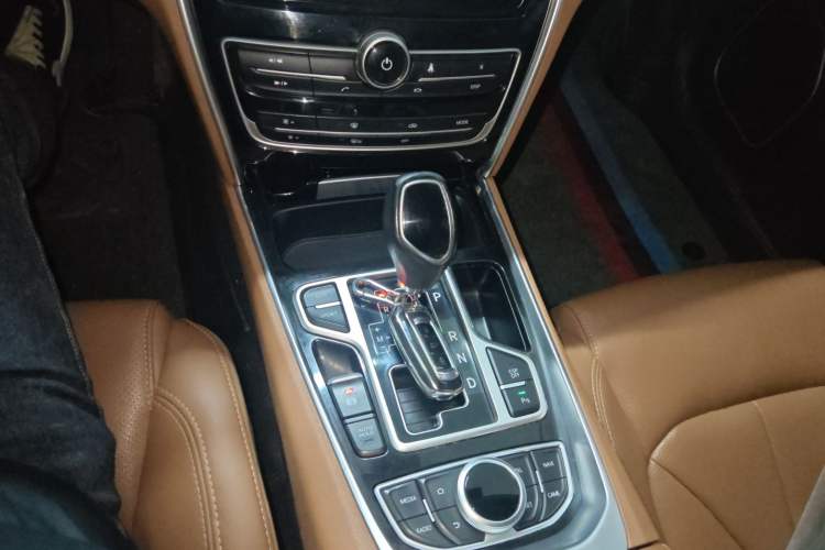 Used Geely Auto Emgrand GT 2017 1.8T Luxury Model Gear Lever