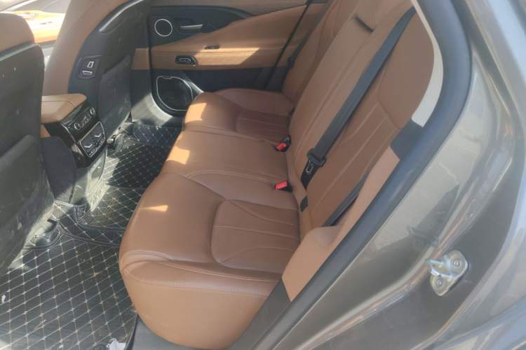 Used Geely Auto Emgrand GT 2017 1.8T Flagship Model Interior 4