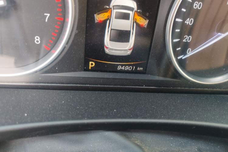 Used Geely Auto Emgrand GT 2017 1.8T Flagship Model Odometer Close Up