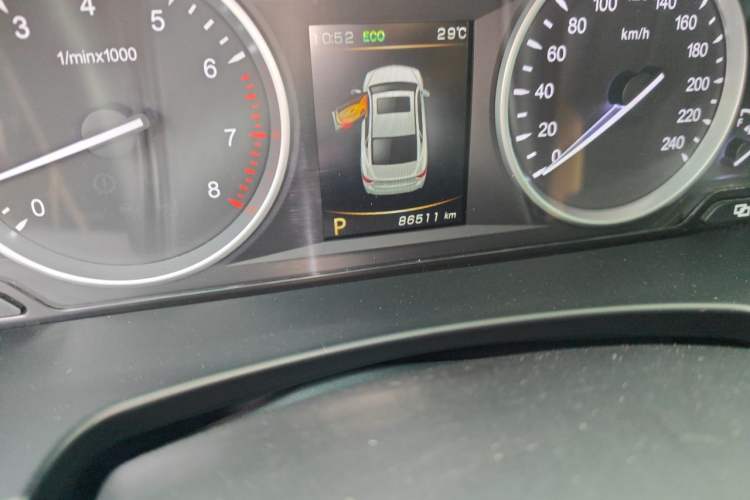Used Geely Auto Emgrand GT 2017 2.4L Luxury Model Odometer Close Up