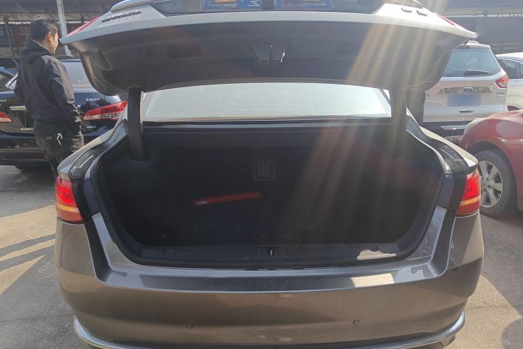 Used Geely Auto Emgrand GT 2017 1.8T Luxury Model Trunk