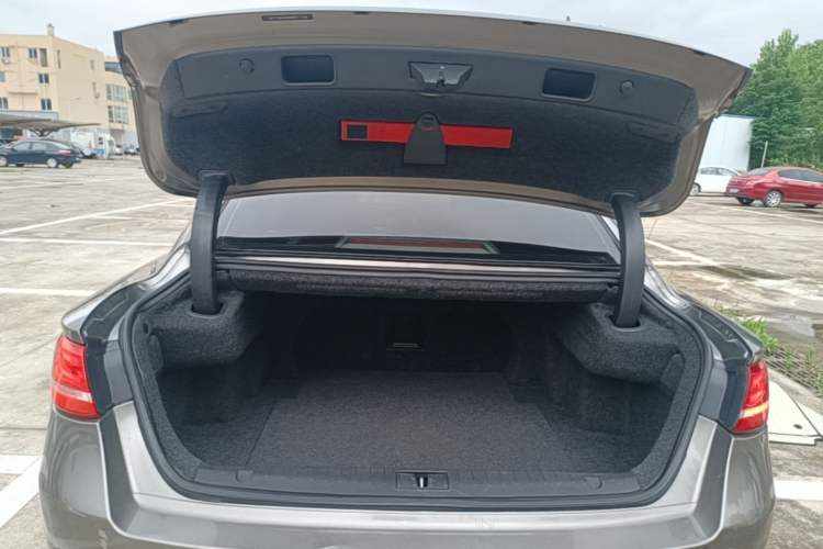 Used Geely Auto Emgrand GT 2017 2.4L Luxury Model Trunk