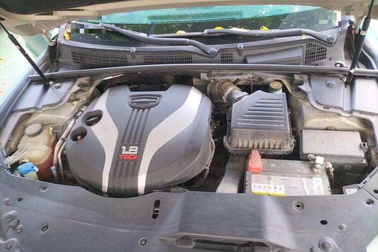 Used Geely Auto Emgrand GT 2017 1.8T Luxury Model Engine Bay