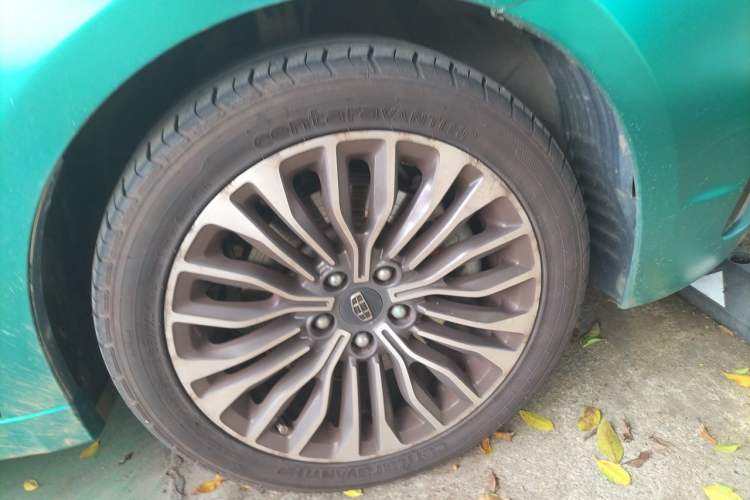 Used Geely Auto Emgrand GT 2017 1.8T Luxury Model Right Front Wheel Hub