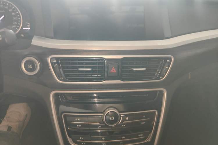 Used Geely Auto Emgrand GT 2017 2.4L Zunya Model Audio And AC Panel