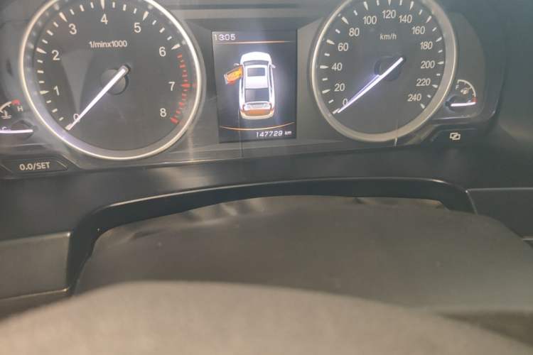 Used Geely Auto Emgrand GT 2017 2.4L Zunya Model Odometer Close Up