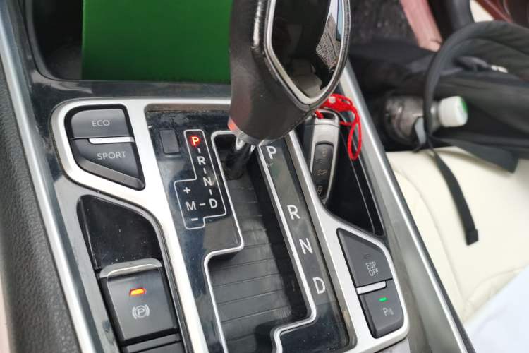 Used Geely Auto Emgrand GT 2017 2.4L Zunya Model Gear Lever