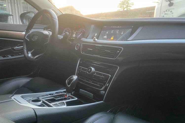 Used Geely Auto Emgrand GT 2017 2.4L Luxury Model Interior 4