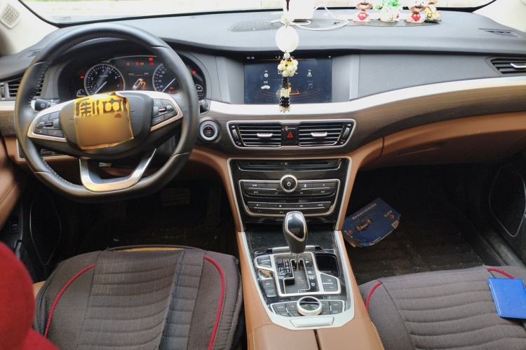 Used Geely Auto Emgrand GT 2017 2.4L Zunya Model Center Console