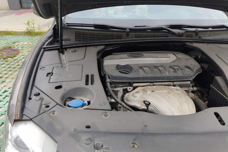 Used Geely Auto Emgrand GT 2017 2.4L Zunya Model Engine Bay Right