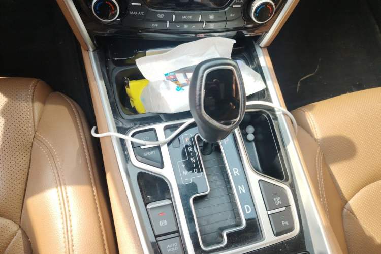 Used Geely Auto Emgrand GT 2017 2.4L Comfort Model Gear Lever