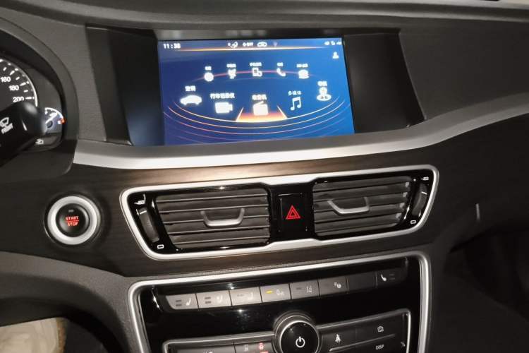 Used Geely Auto Emgrand GT 2017 1.8T Flagship 4G Edition Audio And AC Panel