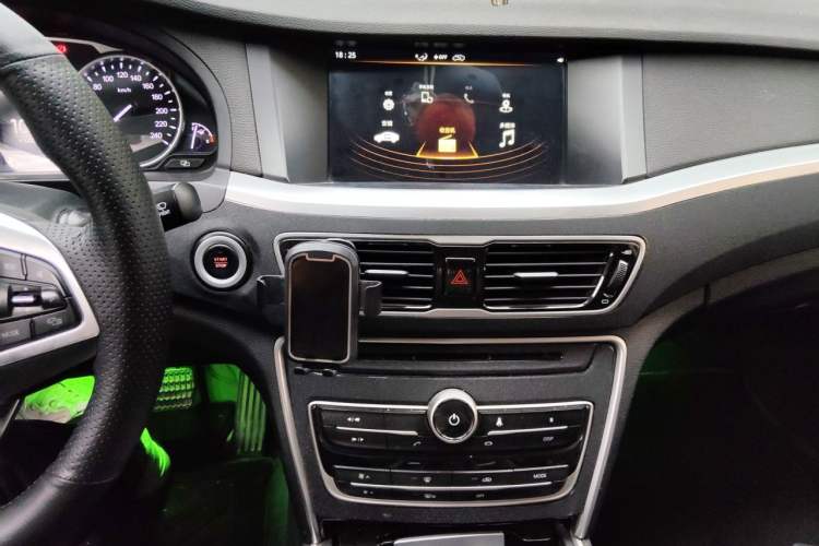Used Geely Auto Emgrand GT 2017 1.8T Luxury Model Audio And AC Panel