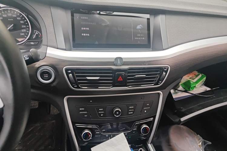 Used Geely Auto Emgrand GT 2017 2.4L Comfort Model Audio And AC Panel
