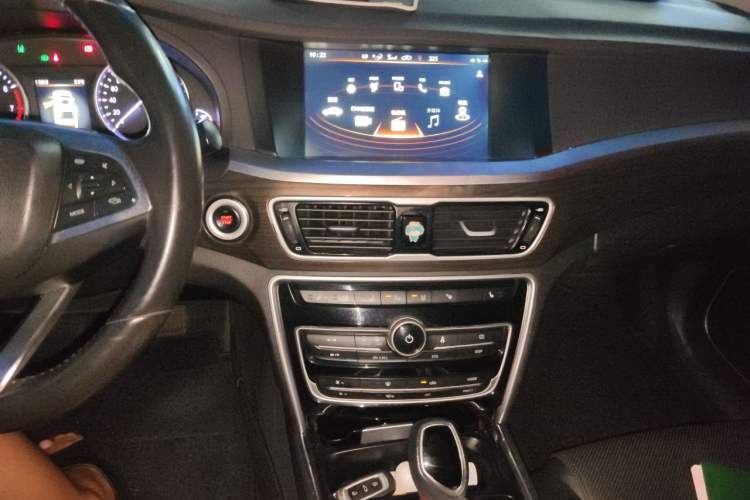 Used Geely Auto Emgrand GT 2017 1.8T Flagship 4G Edition Audio And AC Panel