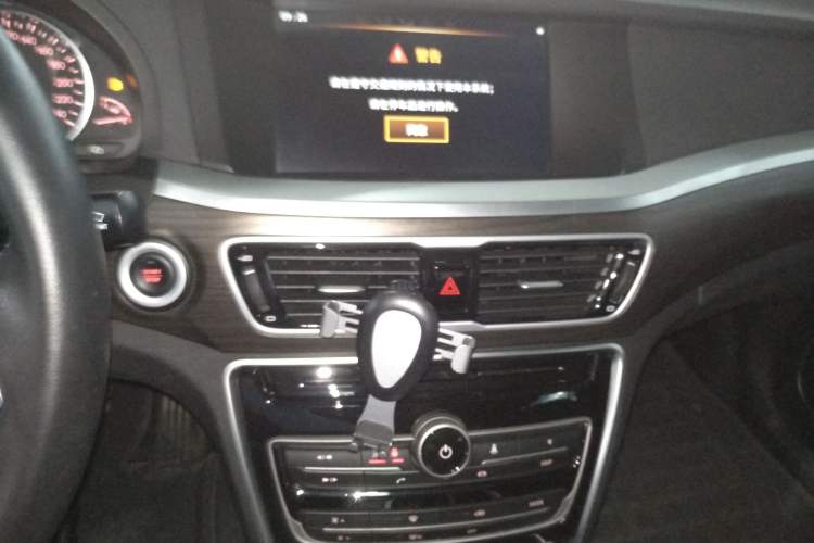 Used Geely Auto Emgrand GT 2017 1.8T Luxury Model Audio And AC Panel