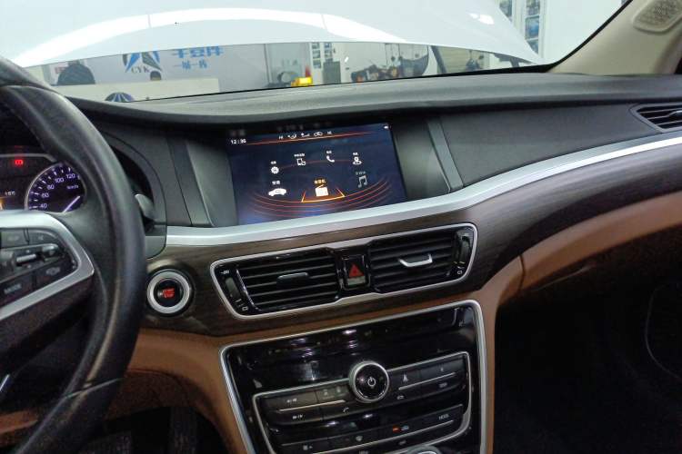 Used Geely Auto Emgrand GT 2017 1.8T Luxury Model Audio And AC Panel