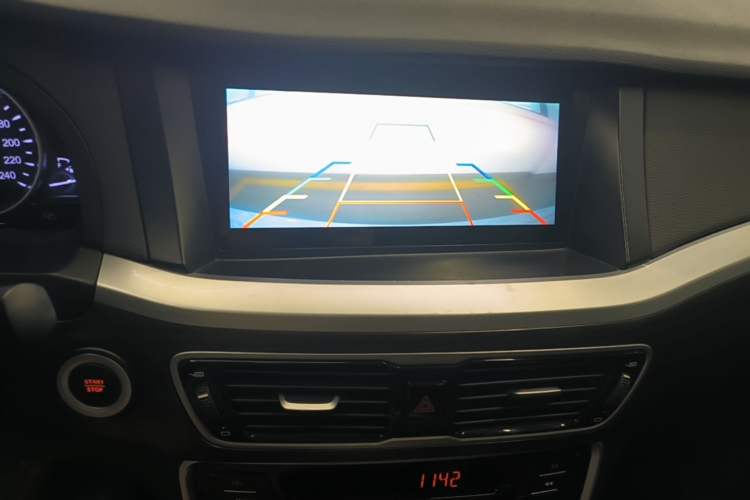 Used Geely Auto Emgrand GT 2017 2.4L Comfort Model Audio And AC Panel
