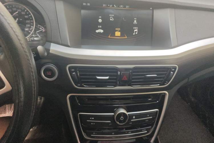 Used Geely Auto Emgrand GT 2017 1.8T Luxury Model Audio And AC Panel