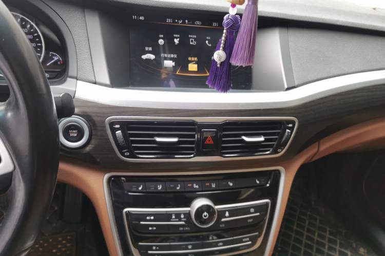 Used Geely Auto Emgrand GT 2017 1.8T Flagship 4G Edition Audio And AC Panel