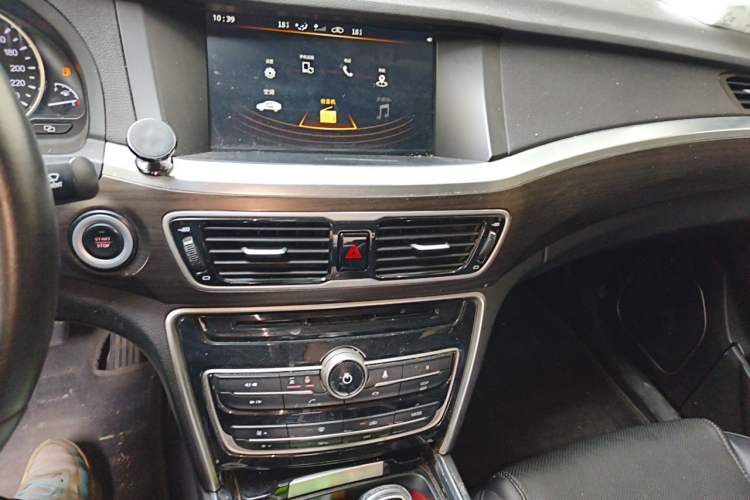 Used Geely Auto Emgrand GT 2017 1.8T Luxury Model Audio And AC Panel
