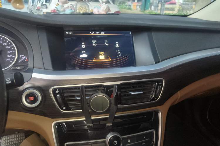 Used Geely Auto Emgrand GT 2017 1.8T Luxury Model Audio And AC Panel