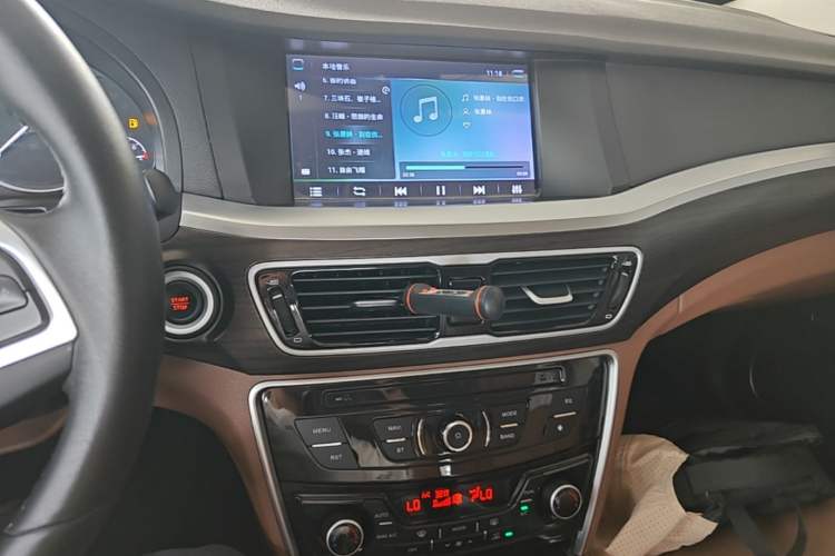 Used Geely Auto Emgrand GT 2017 2.4L Comfort Model Audio And AC Panel