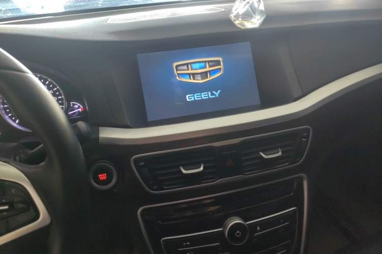 Used Geely Auto Emgrand GT 2017 1.8T Luxury Model Audio And AC Panel